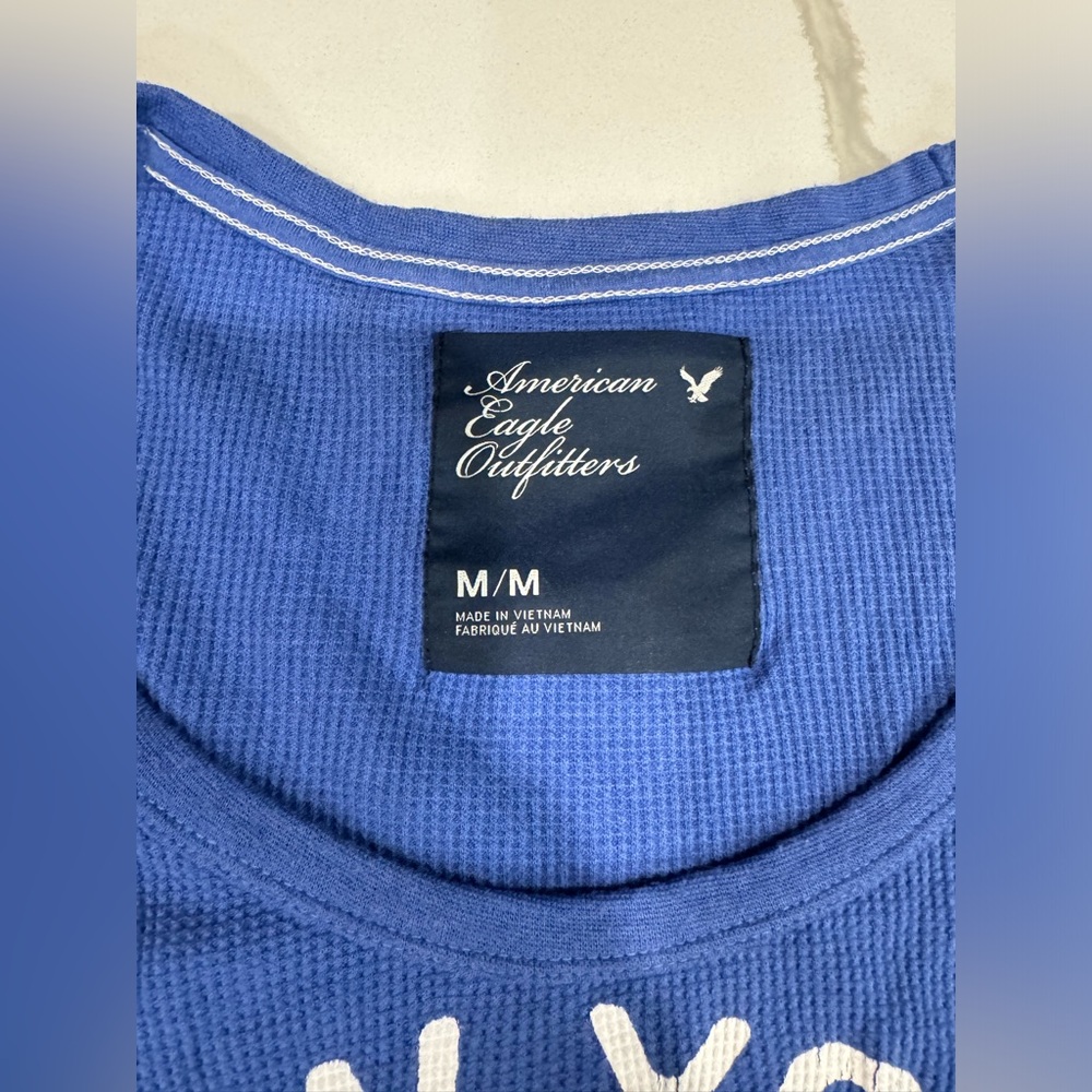 American Eagle NYC long sleeve - Picture 3 of 5